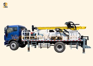 良い価格 300mのトラックによって取付けられる井戸の掘削装置の泥およびDTHの油圧装置1つの年の保証 オンライン